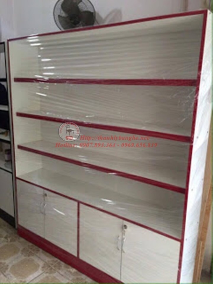 THANH LÝ GẤP TỦ TRƯNG BÀY CỬA KÍNH LÙA MỚI 95%